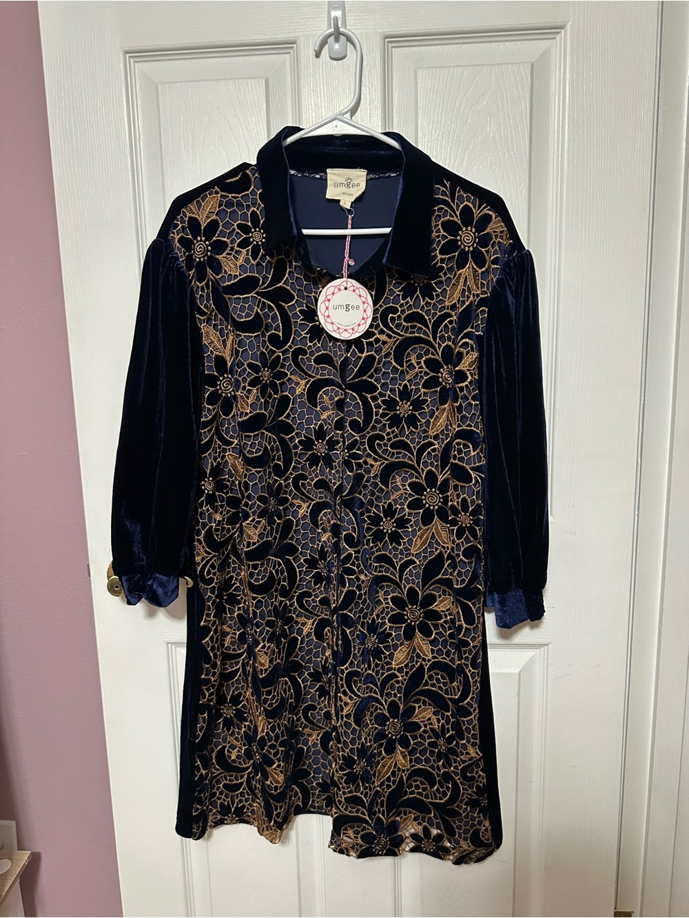 Umgee Large NWT Navy Velvet Dress with Gold Lace Floral Overlay